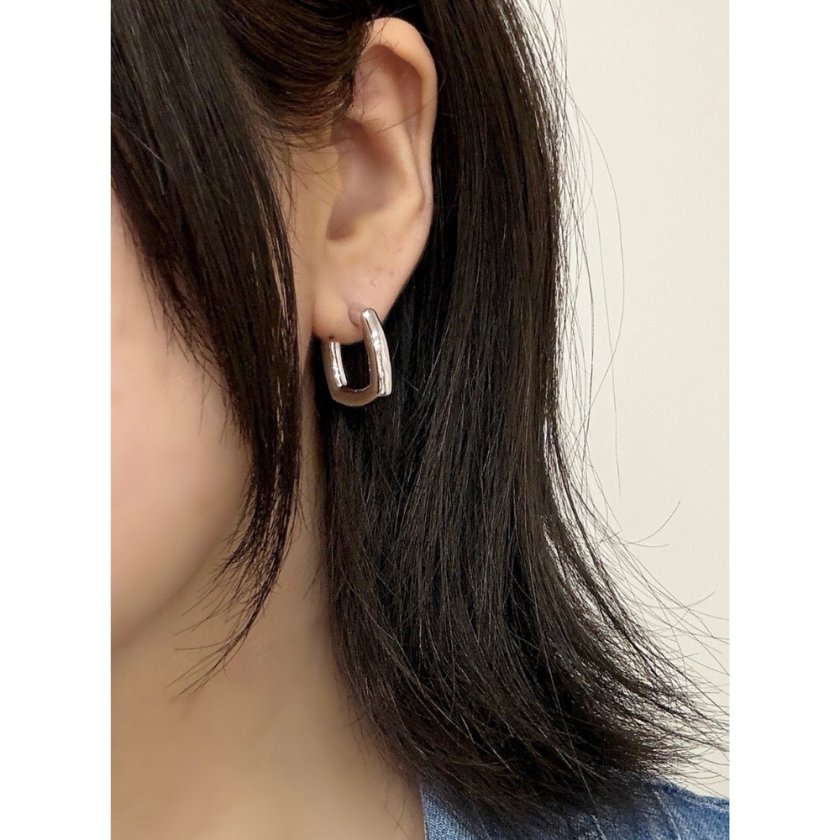 TOMWOOD シルバー ピアス925銀ツヤあり、存在感ある TOMWOOD トムウッド ピアス レディース フープ シルバー ミディアム 両