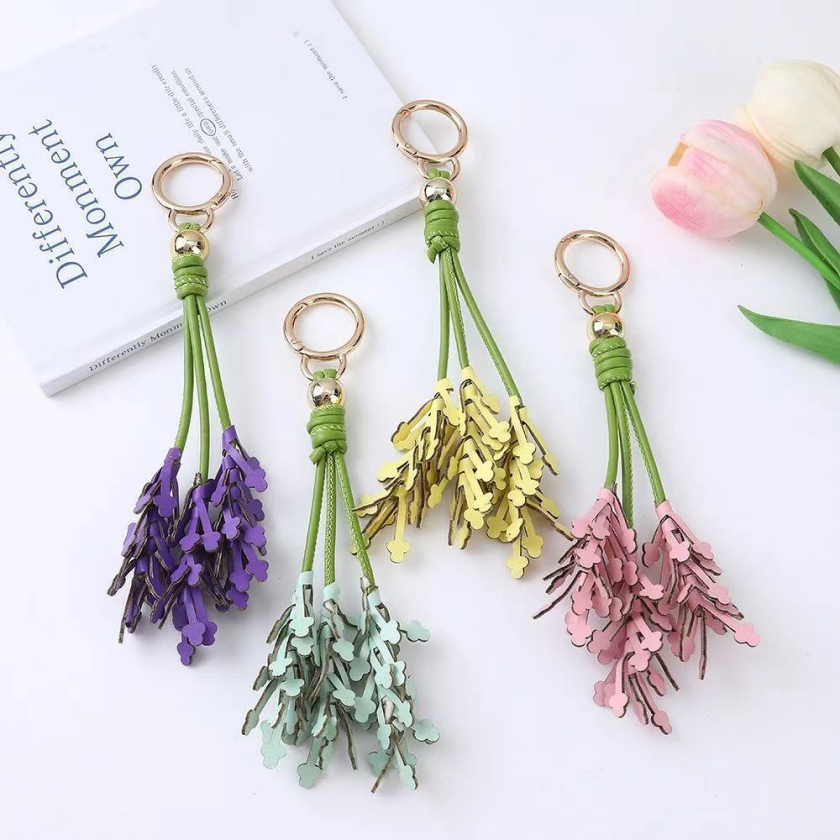 122 タッセルキーホルダー＊お花付きサボテンチャーム✨ハンドメイド✨ フラワータッセル バッグチャーム キーホルダー レディース 花