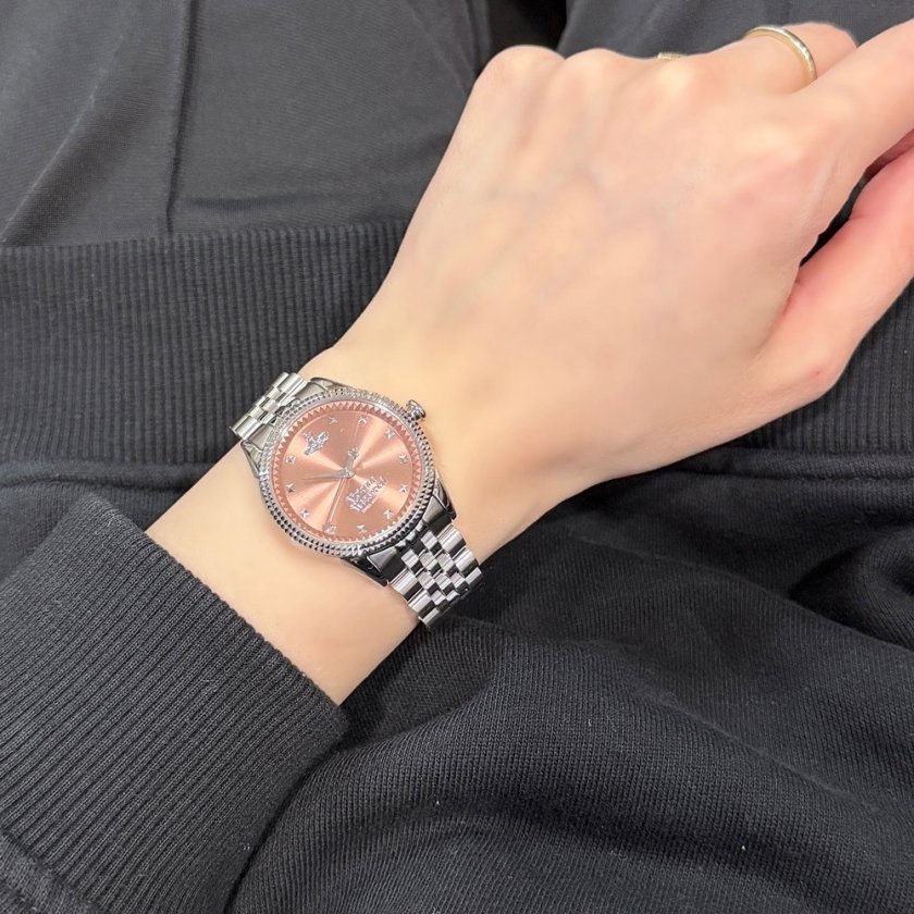【電池新品】Vivienne Westwood腕時計 32㎜ピンク、チャーム付き ヴィヴィアンウエストウッド 腕時計 レディース Little Seymour ピンク